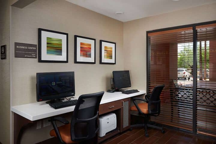 Business Center 33 of 36