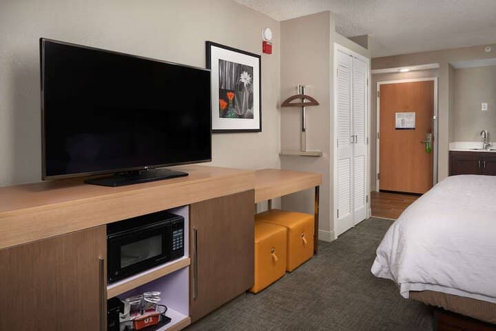 Room 11 of 36