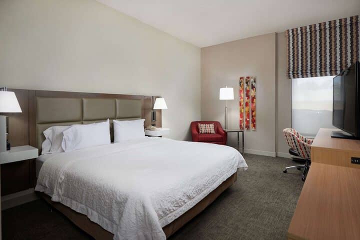 Room 9 of 36