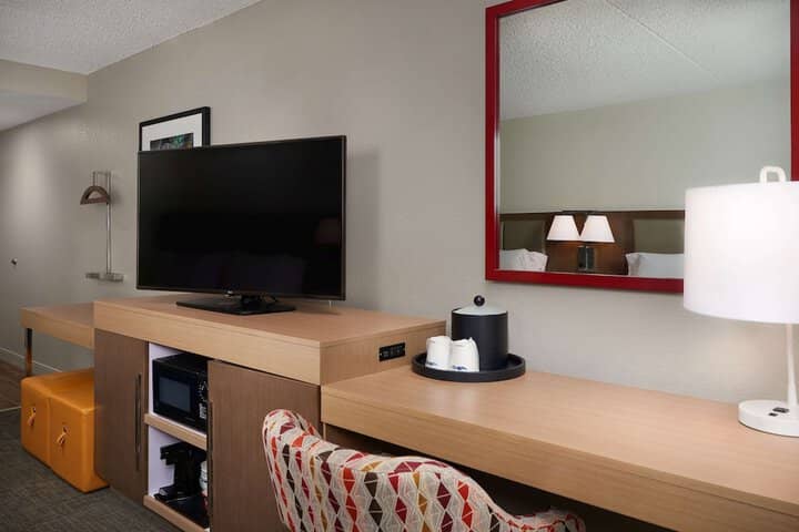 Room 14 of 36